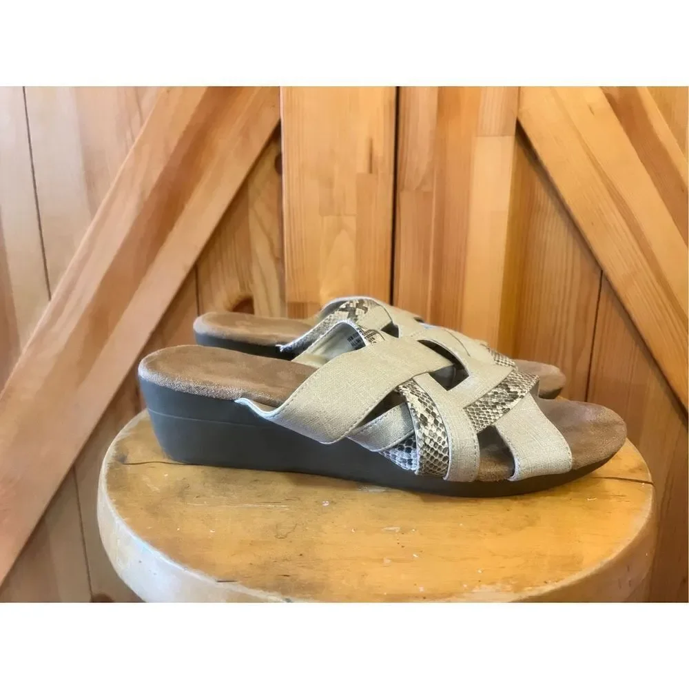 A2 Aerosoles Womens Sandals 10M Flowerpower Khaki Tan Snake Print Wedge Heel